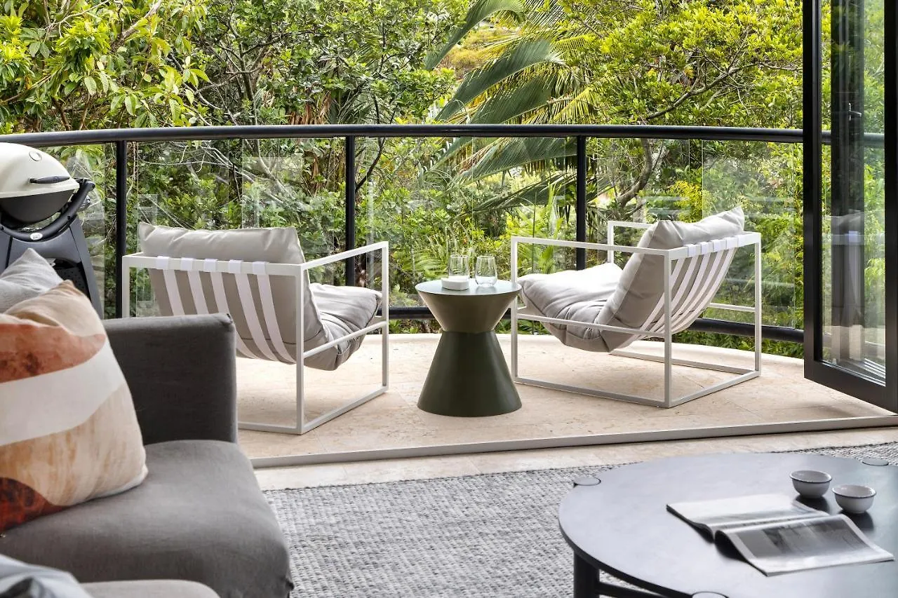 Beach Luxury, Ocean Views & Pool Noosa Heads Holiday home